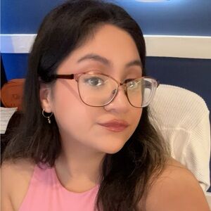 Meet your Posher, Sonia